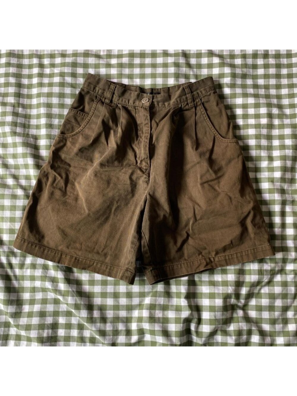 Brown vintage shorts with a relaxed fit